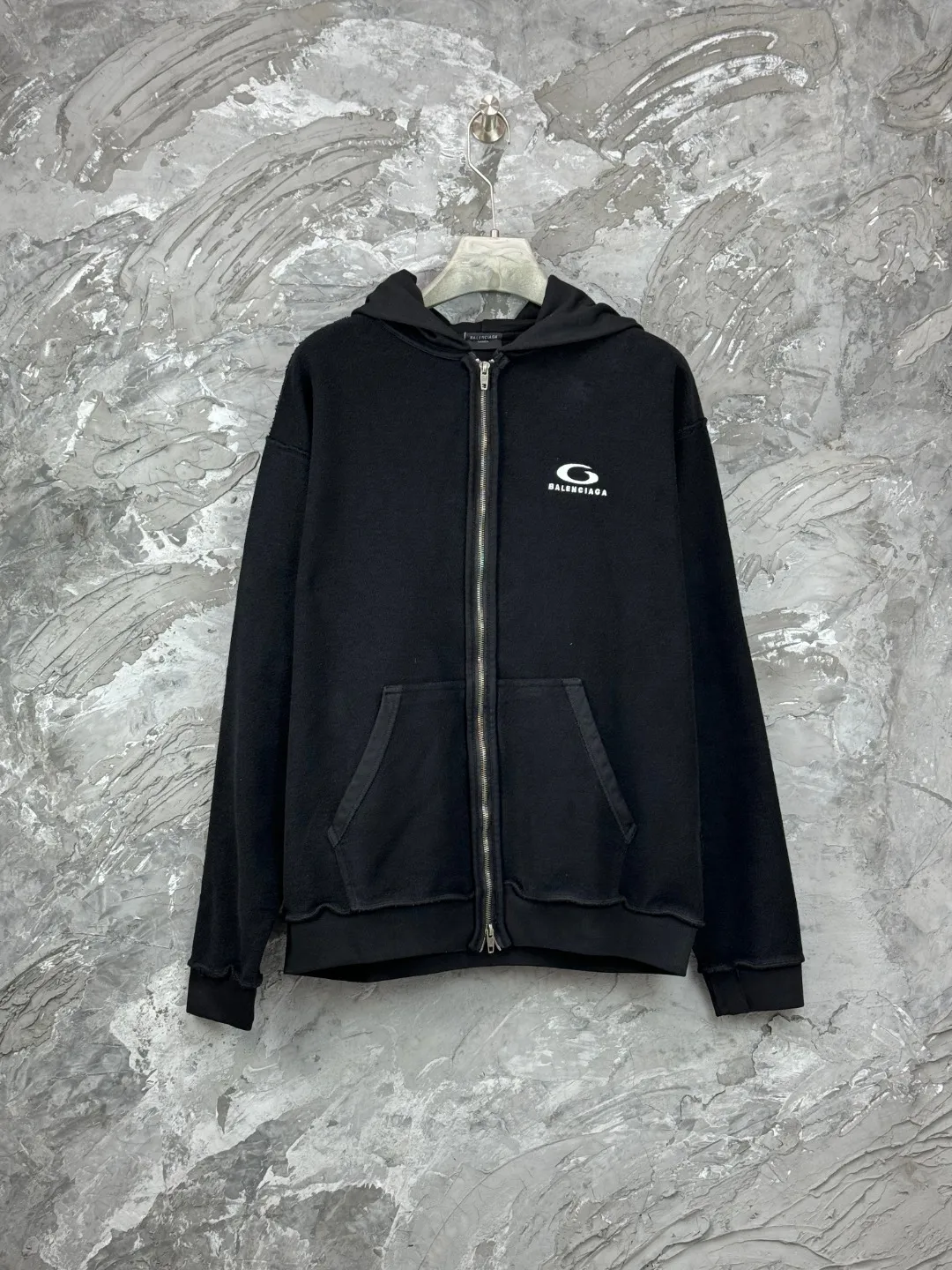 BALENCI*GA . . . . . . . 460g . Same Style -Color： -SIZE：Xs S M L 8993#